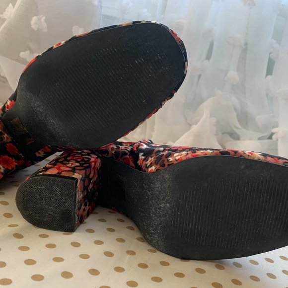 Urban Outfitters Women's Floral Ankle Boots Size 8 - Picture 5 of 5